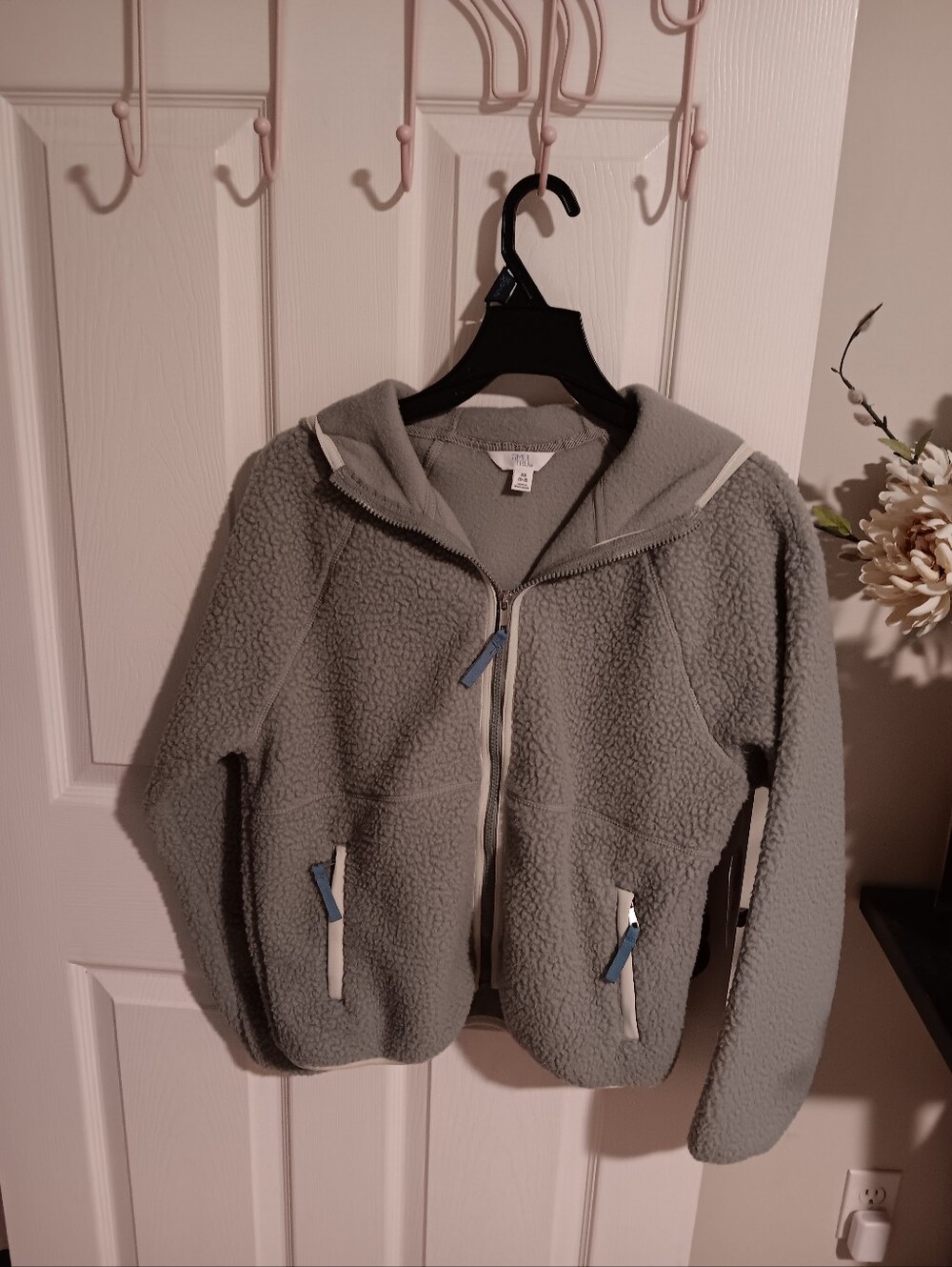 Time and Tru Light Gray/Blue Sherpa Jacket. NWT XS.